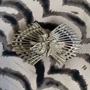 Buckle/ front closure vintage look in silver